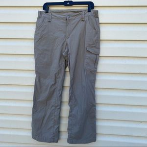 Duluth Trading Co Nylon hiking Cargo pants
